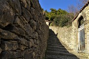 12 'Scaletta delle more', gradinata in pietra, racchiusa tra muri a secco